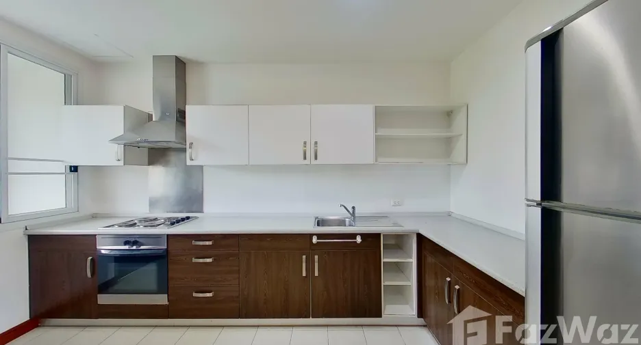 For rent 2 bedrooms apartment in Watthana, Bangkok