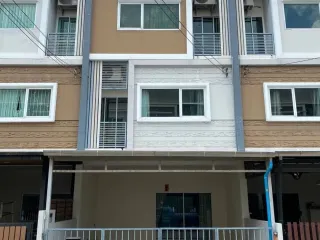 ให้เช่า 3 ห้องนอน ทาวน์เฮ้าส์ ใน สวนหลวง, กรุงเทพฯ