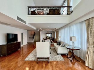 For rent 4 bedrooms condo in Khlong Toei, Bangkok