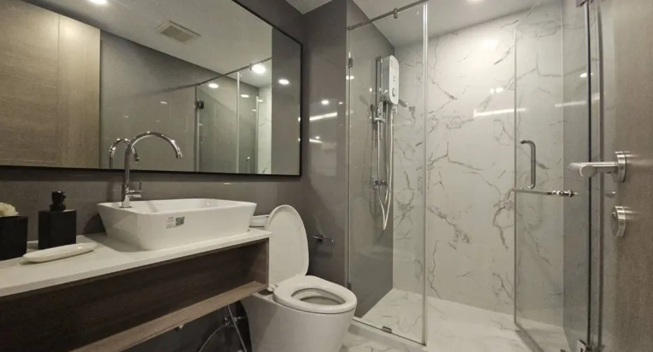 For rent 2 bedrooms condo in Phra Khanong, Bangkok