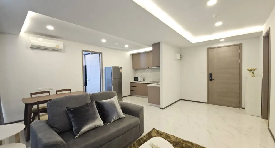 For rent 2 bedrooms condo in Phra Khanong, Bangkok