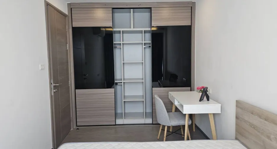For rent 2 bedrooms condo in Phra Khanong, Bangkok