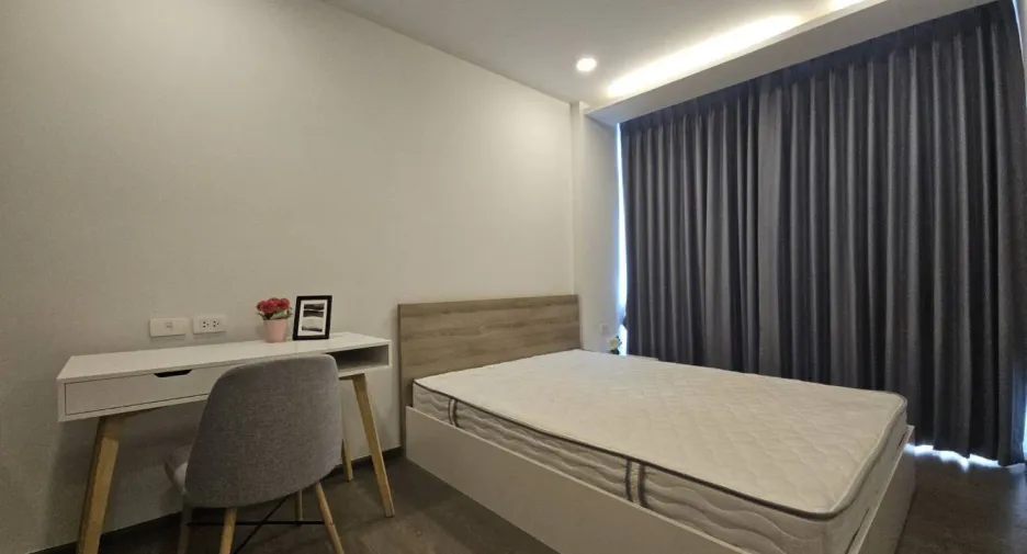 For rent 2 bedrooms condo in Phra Khanong, Bangkok