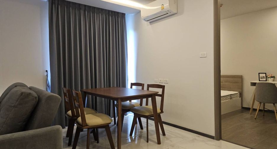 For rent 2 bedrooms condo in Phra Khanong, Bangkok