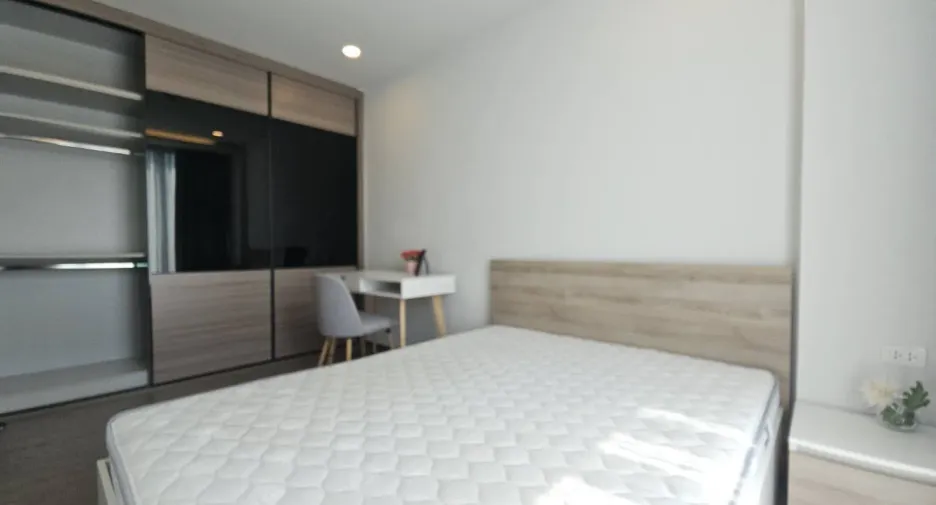 For rent 2 bedrooms condo in Phra Khanong, Bangkok