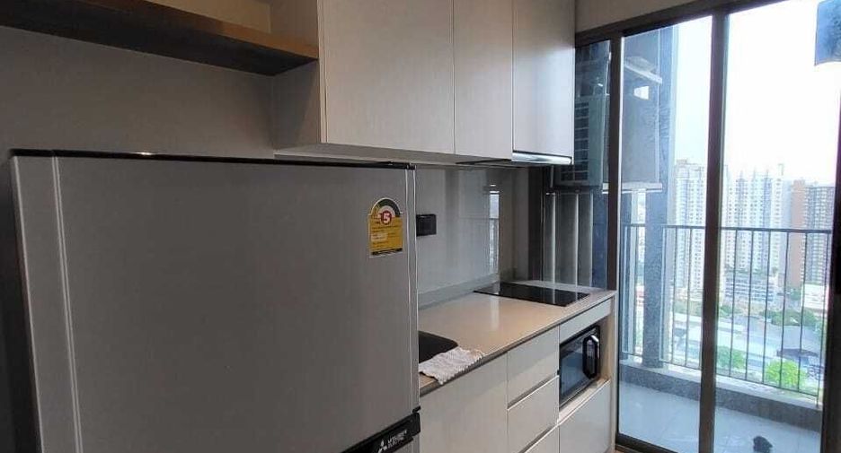 Condo en alquiler de 1 habitaciones en Thon Buri, Bangkok