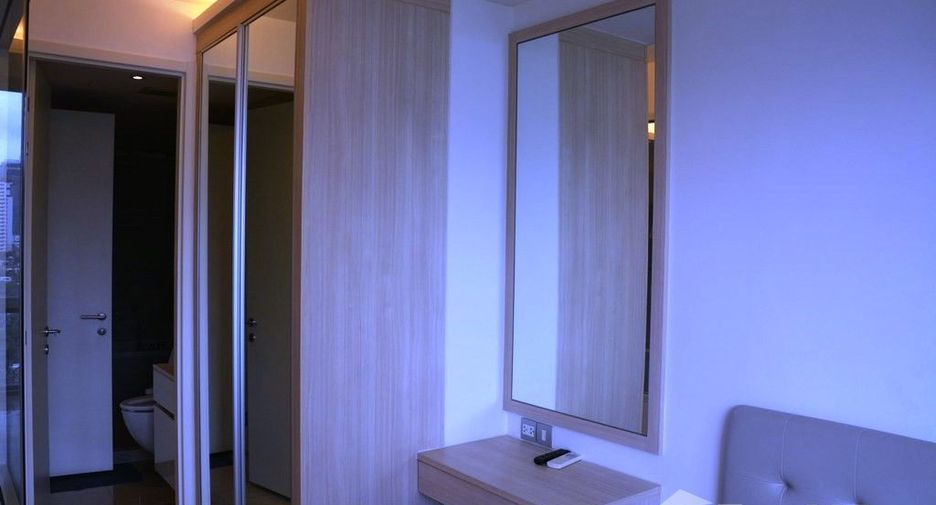 For rent 1 bed condo in Watthana, Bangkok