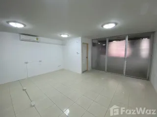 For rent スタジオ condo in Huai Khwang, Bangkok