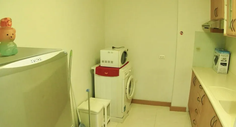 For rent 1 bed condo in Watthana, Bangkok