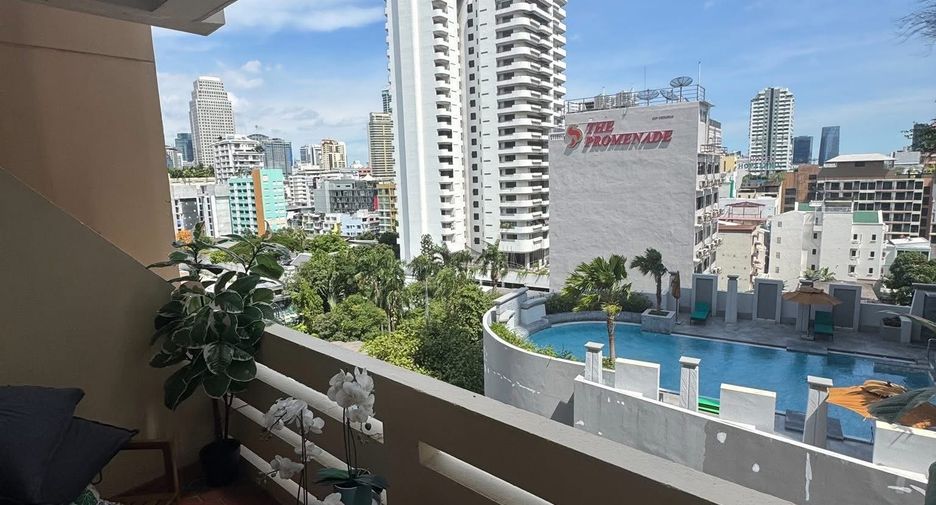 Condo en alquiler de 3 habitaciones en Khlong Toei, Bangkok