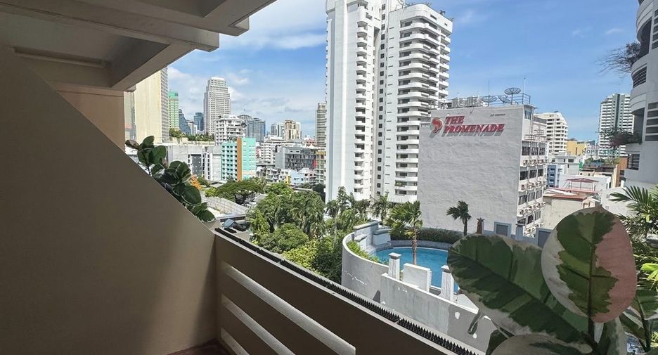 Condo en alquiler de 3 habitaciones en Khlong Toei, Bangkok