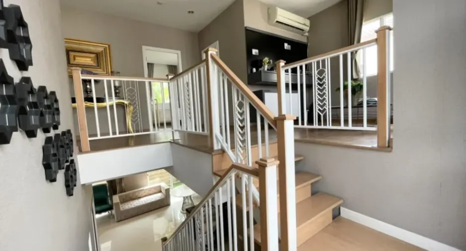 For rent 3 bedrooms townhouse in Suan Luang, Bangkok