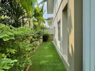 For rent 3 bedrooms townhouse in Suan Luang, Bangkok