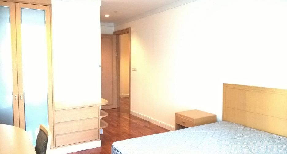 Apartamento en alquiler de 3 habitaciones en Khlong Toei, Bangkok