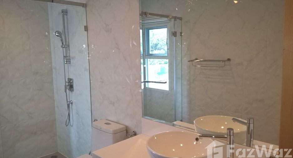Apartamento en alquiler de 3 habitaciones en Khlong Toei, Bangkok
