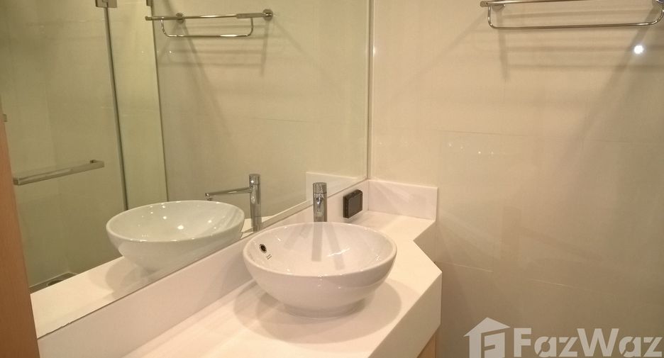 Apartamento en alquiler de 3 habitaciones en Khlong Toei, Bangkok