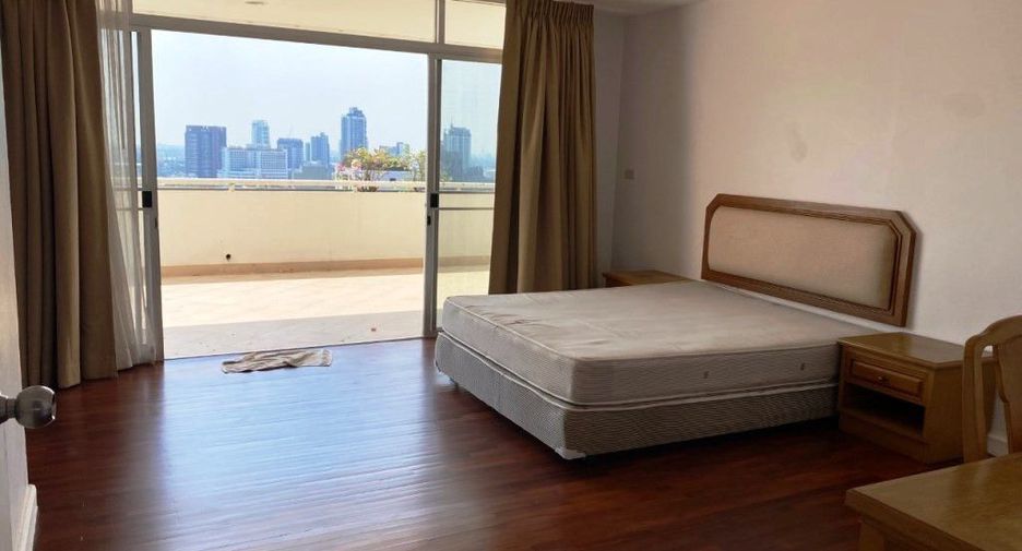 À louer 4 chambres condo à Watthana, Bangkok