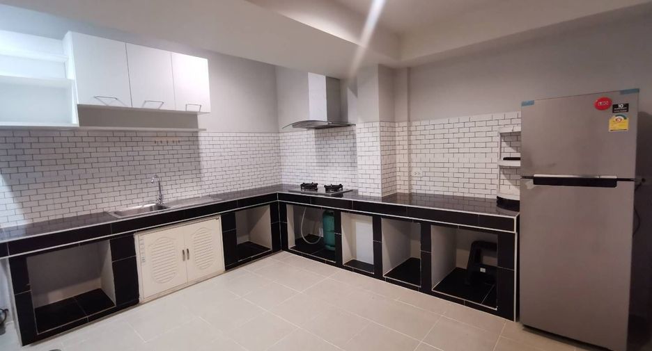 For rent 3 ベッドルーム townhouse in Wang Thonglang, Bangkok