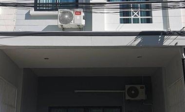 Reihenhaus zur Miete mit 3 Zimmer in Wang Thonglang, Bangkok