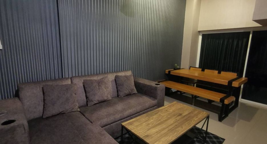 For rent 3 ベッドルーム townhouse in Wang Thonglang, Bangkok