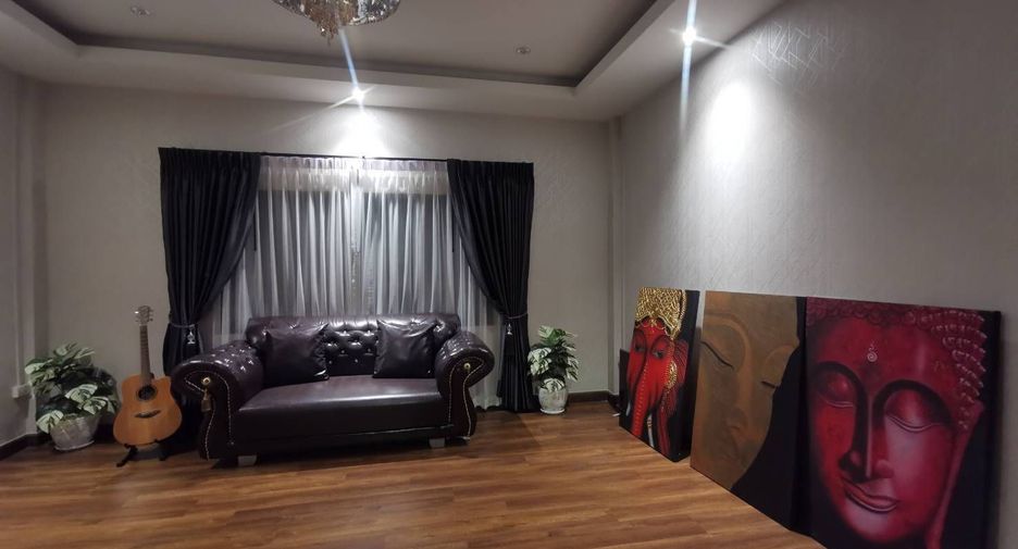 For rent 3 ベッドルーム townhouse in Wang Thonglang, Bangkok
