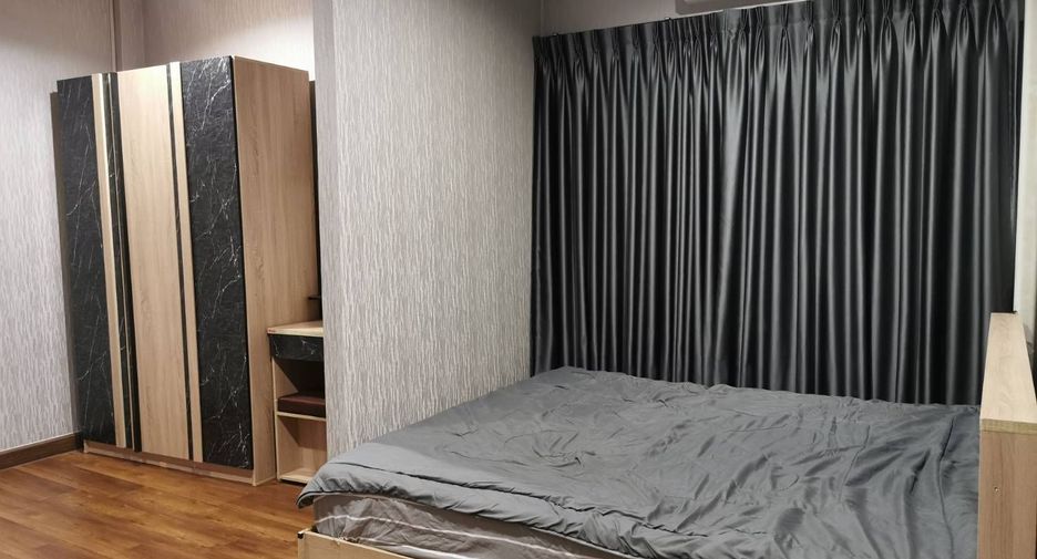 For rent 3 ベッドルーム townhouse in Wang Thonglang, Bangkok