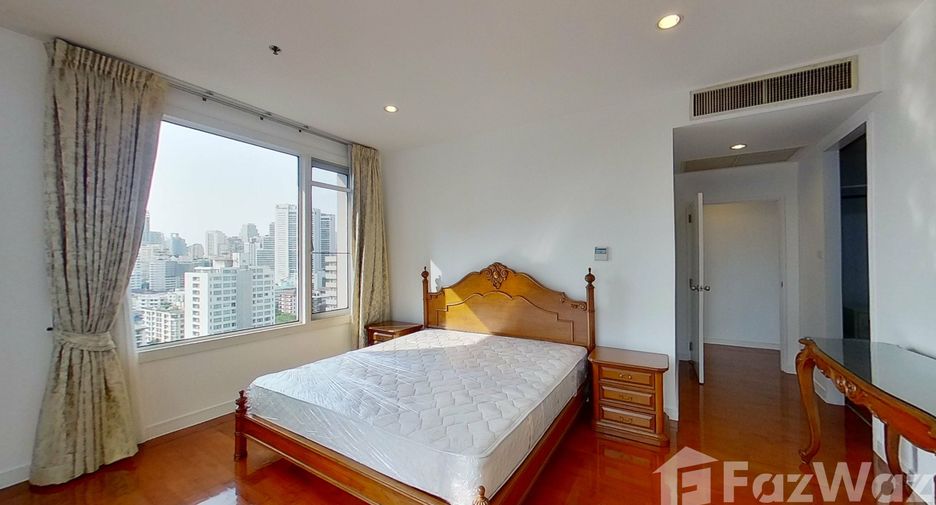 For rent 3 bedrooms condo in Khlong Toei, Bangkok