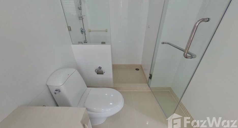 For rent 3 bedrooms condo in Khlong Toei, Bangkok