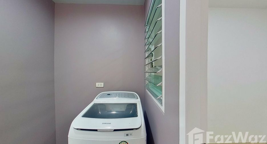 For rent 3 bedrooms condo in Khlong Toei, Bangkok