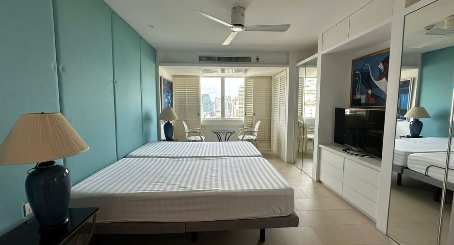For rent 2 bedrooms condo in Khlong Toei, Bangkok