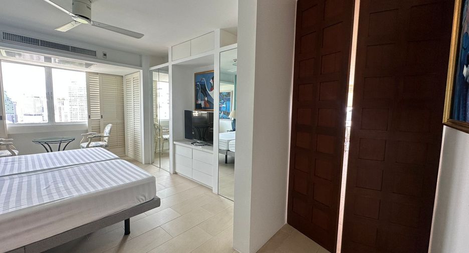 For rent 2 bedrooms condo in Khlong Toei, Bangkok