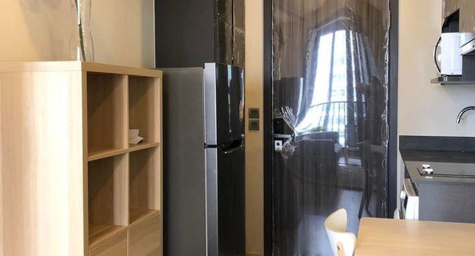 À louer studio condo à Khlong Toei, Bangkok