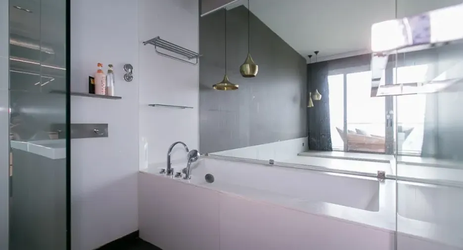 Wohnung zur Miete mit 1 Zimmer in Pathum Wan, Bangkok