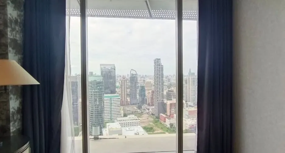 For rent 2 bedrooms condo in Pathum Wan, Bangkok