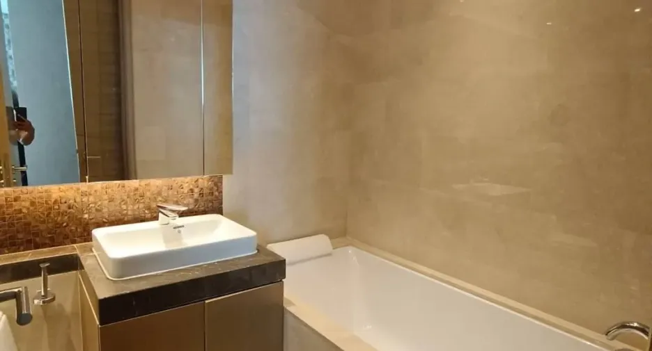 For rent 2 bedrooms condo in Pathum Wan, Bangkok