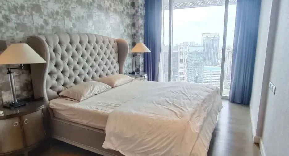 For rent 2 bedrooms condo in Pathum Wan, Bangkok