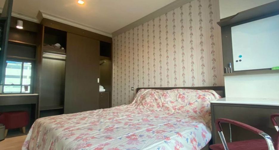 For rent 2 bedrooms condo in Ratchathewi, Bangkok
