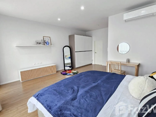 Reihenhaus zur Miete mit 3 Zimmer in Saphan Sung, Bangkok