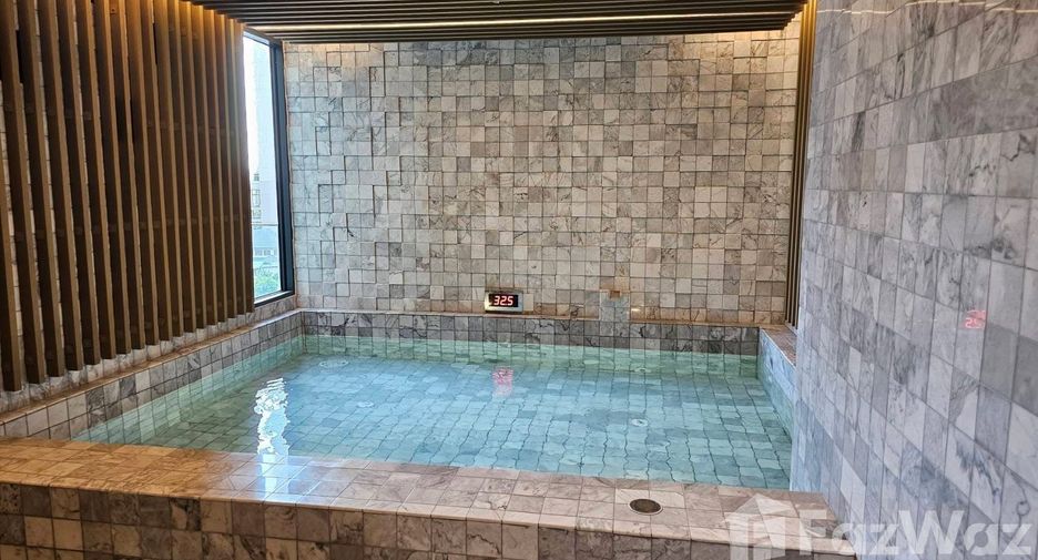 For rent studio condo in Huai Khwang, Bangkok