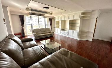 For rent 3 bedrooms condo in Watthana, Bangkok