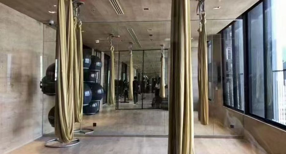 For rent 2 bedrooms condo in Watthana, Bangkok