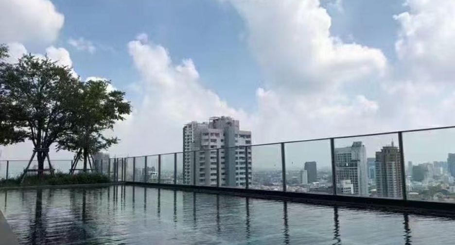 For rent 2 ベッドルーム condo in Watthana, Bangkok