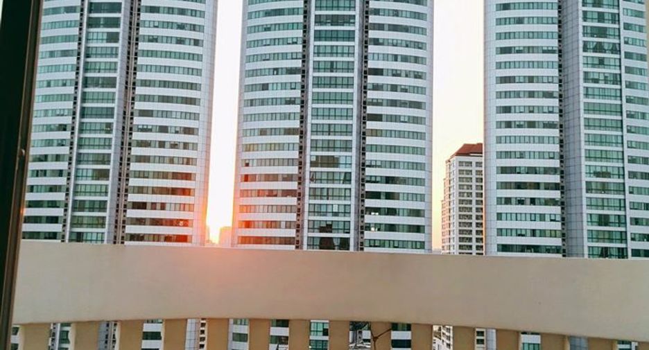 For rent 5 bedrooms condo in Khlong Toei, Bangkok