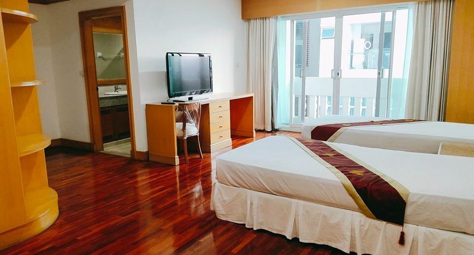 For rent 5 bedrooms condo in Khlong Toei, Bangkok