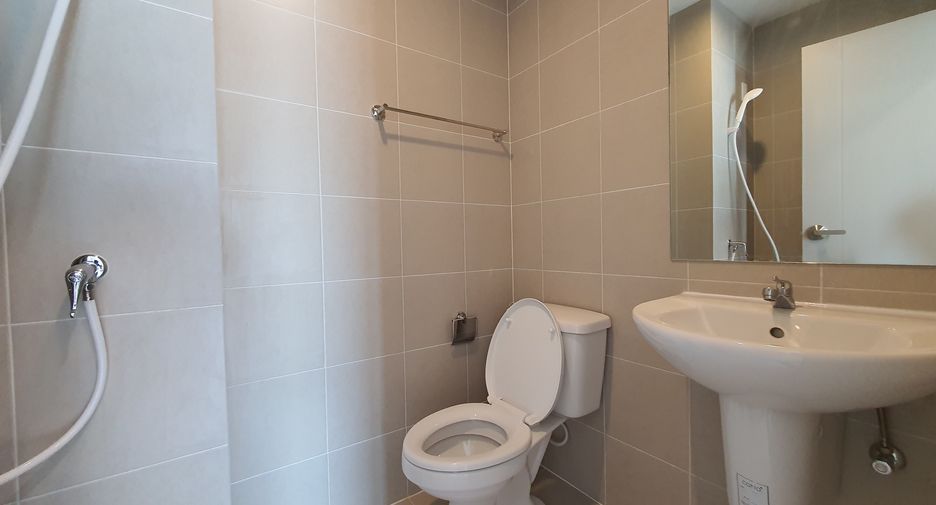 For rent 4 bedrooms condo in Yan Nawa, Bangkok