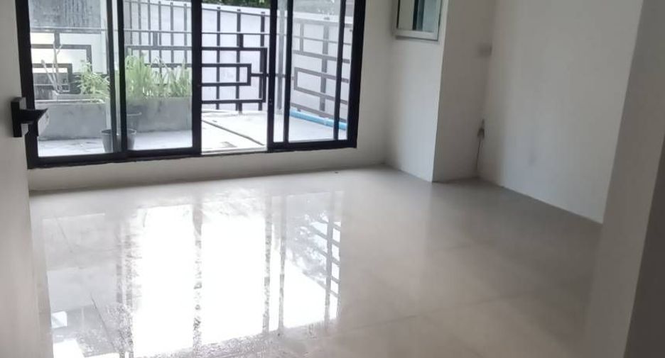 For rent 1 bed retail Space in Watthana, Bangkok