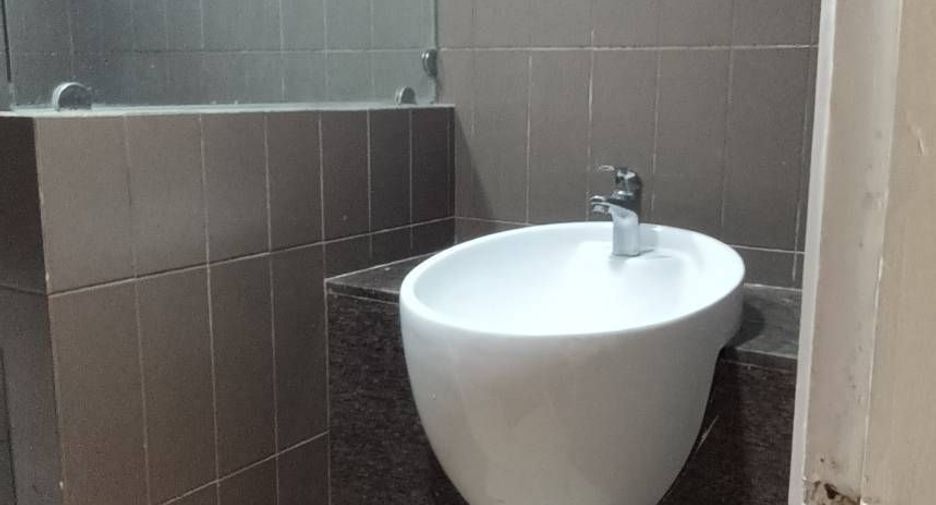For rent 1 bed retail Space in Watthana, Bangkok