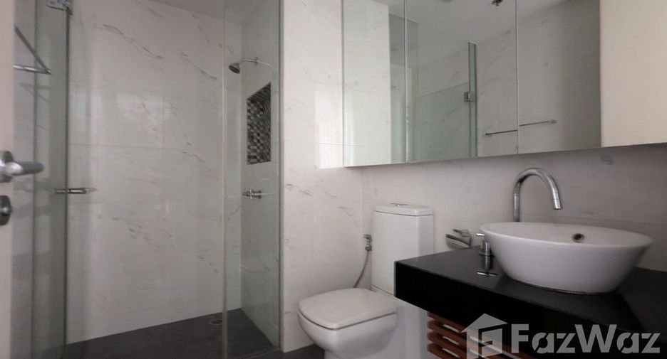 For rent 2 bedrooms condo in Sathon, Bangkok
