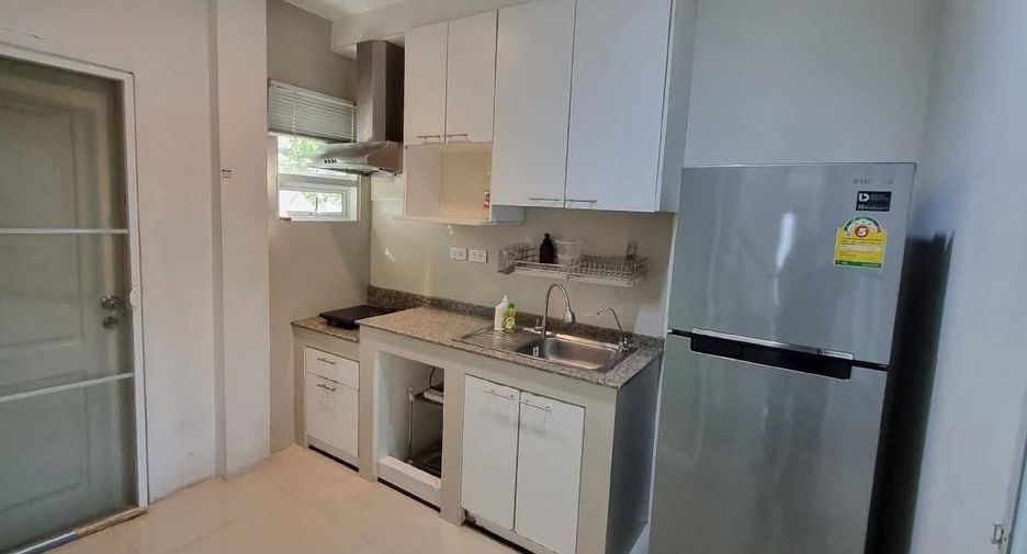 For rent 3 bedrooms house in Saphan Sung, Bangkok