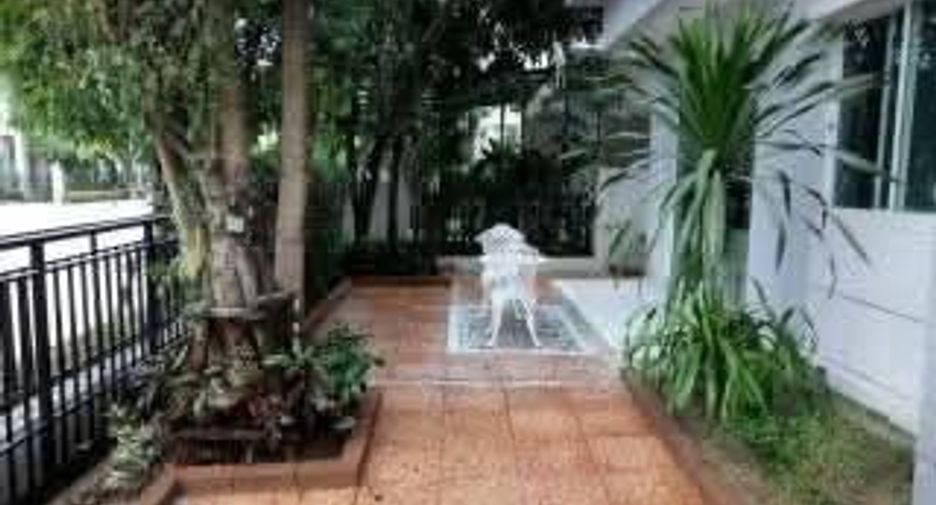 For rent 3 bedrooms house in Saphan Sung, Bangkok